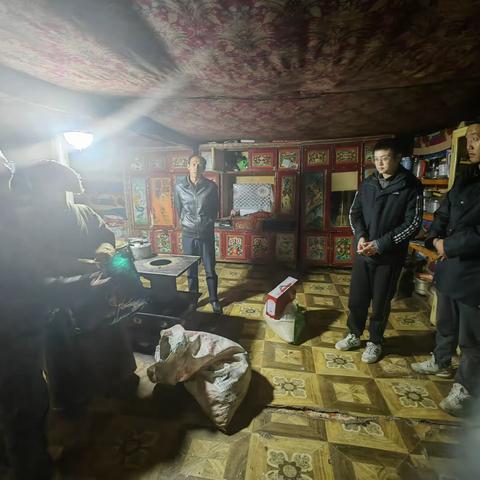 岁岁重阳金秋 浓浓敬老温情
