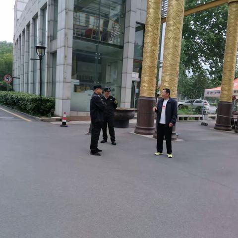 【近悦远来 活力双山】疏导交通解民忧  为民服务在路上