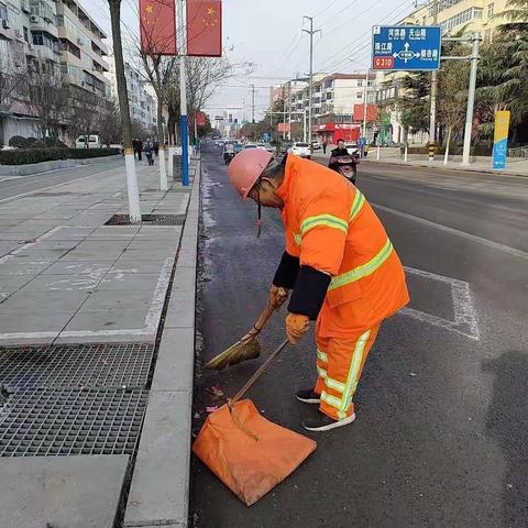 过年不“打烊” 龙马人坚守岗位保春“洁”