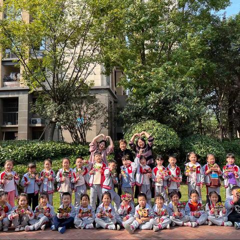 【童“画”秋天 约“绘”自然】———合肥市包河区红缨皖都徽韵幼儿园大班户外写生活动