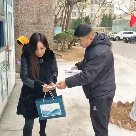 惜福镇街道开展垃圾分类“垃圾分类 撤桶并点”宣传活动