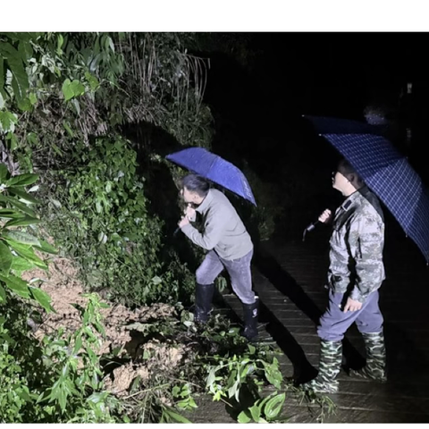 风雨同舟护家园！夹寒箐社区党群同心战 “博罗依”“桦加沙”台风