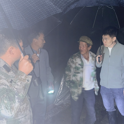 台风来袭显担当！马草湾村侯加顺：以“风雨不退”的坚守筑牢群众安全防线