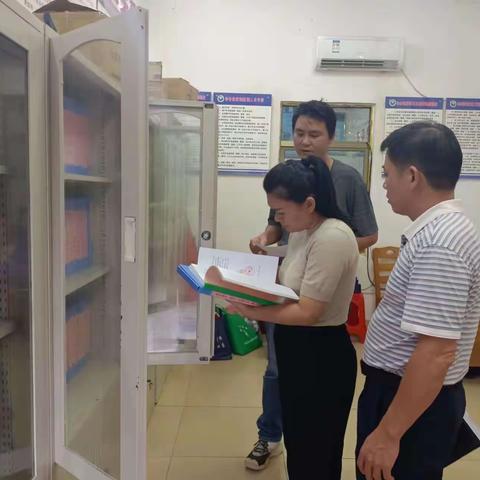 和舍镇党政主要领导亲临镇禁毒办督导推进“精准管控、平安关爱”专项行动工作