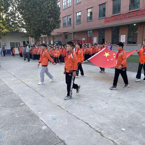 龙湖镇柏树刘完全小学六二班——《孝亲敬老    红领巾在行动》主题升旗活动