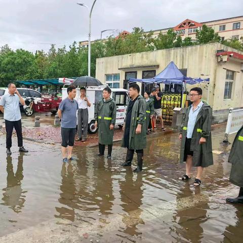 区房产中心积极应对强降雨 ﻿全力督导易涝小区防汛工作