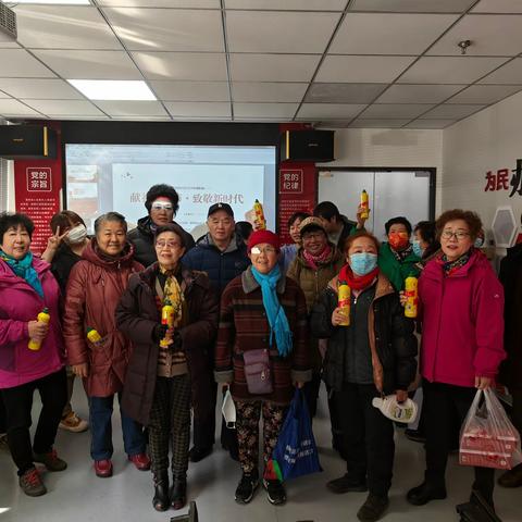 献礼妇女节·致敬新时代 ——翠微路社区举行摄影展活动