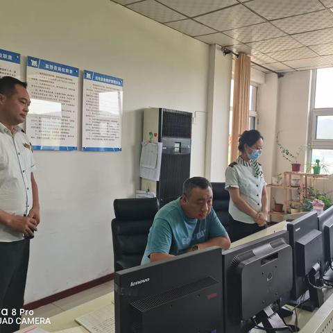 交建中心稽查大队一行到龙虎站检查工作纪律