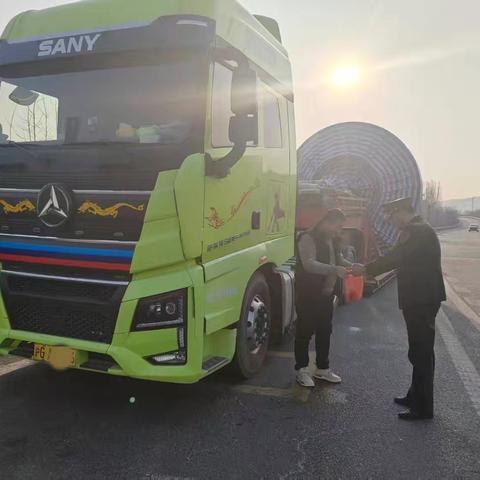 温情早餐解困局 政策解读化难题