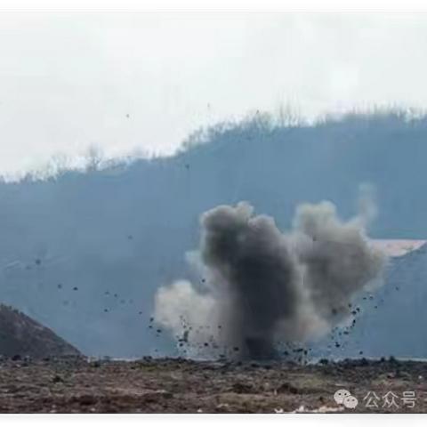 在手榴弹爆炸前的一瞬间