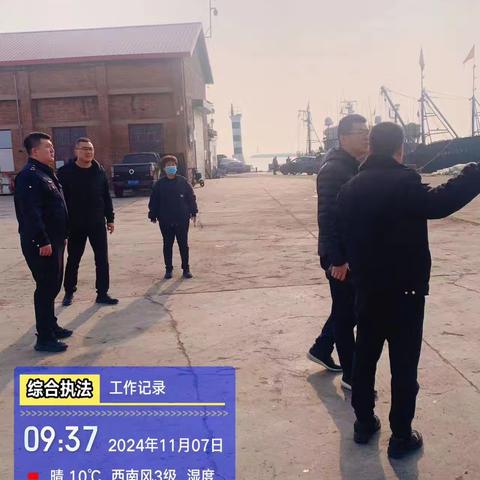 联合执法巡查：向黑加油点“亮剑”