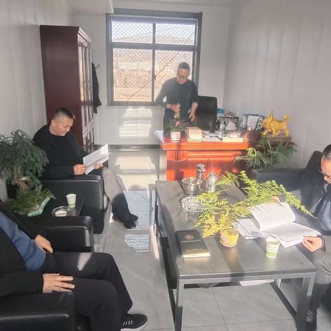 认真履职抓落实，对照检查促提升