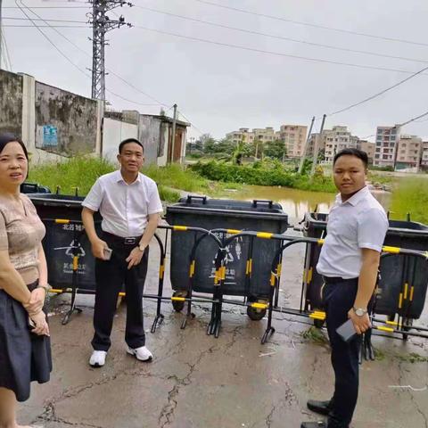 茂名市电白区水东街道主要领导到新湖街社区检查指导防汛工作