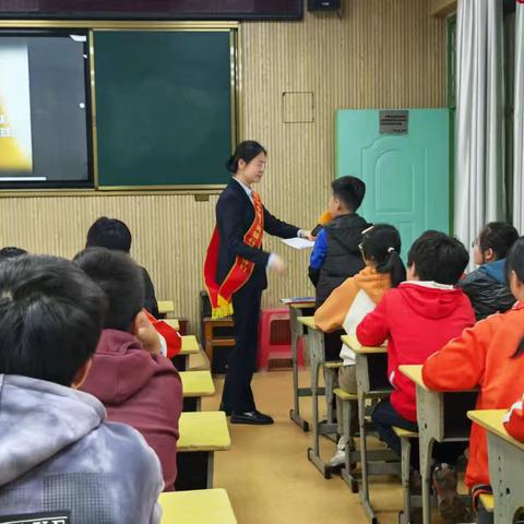 龙湖支行315金融消保宣传教育进校园