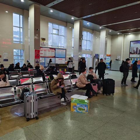 执法二大队南站执勤小记|战风雪斗严寒 保春运护安全