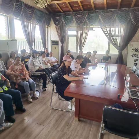 人人讲安全、个个会应急  海宝公园开展消防安全知识讲座及应急疏散演练