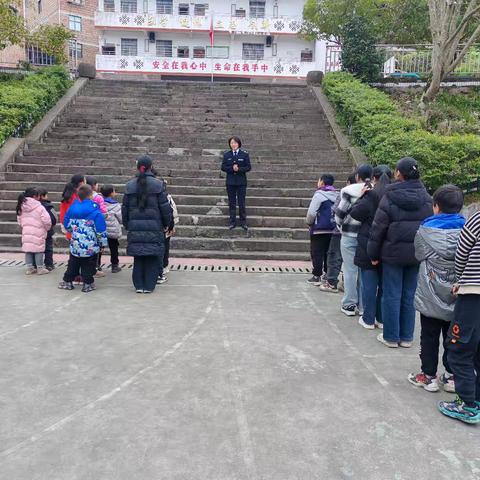 共筑安全防线防震减灾从我做起