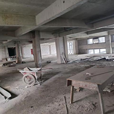 ⭐268万购鑫玉名筑商业四楼，产权420平，实得800+平方，买一层送一层  V6096