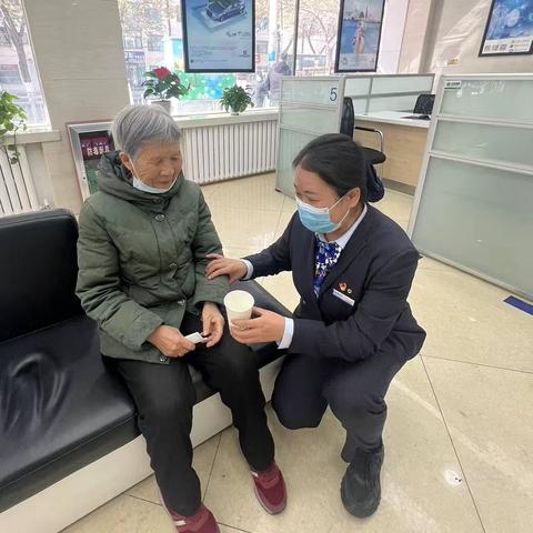 守护生命，应急有我——朝阳支行客户突发疾病应急演练