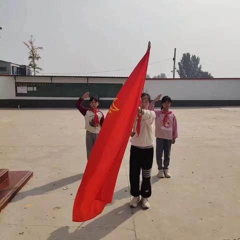 延津县榆林乡实验小学举行“中国少年先锋队建队日”活动