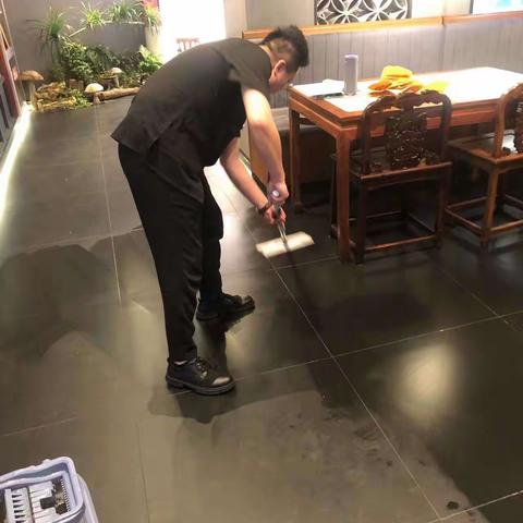2023年9月3日小吊西安乐汇店晚卫生打扫除