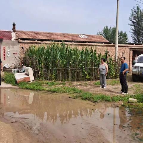 塔儿村乡网格员向汛而行，让群众安全感“满格”！