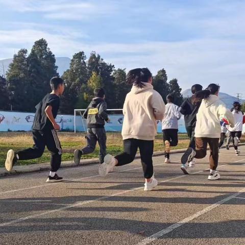 嵩明县牛栏江镇第二初级中学跑步兴趣小组活动纪实