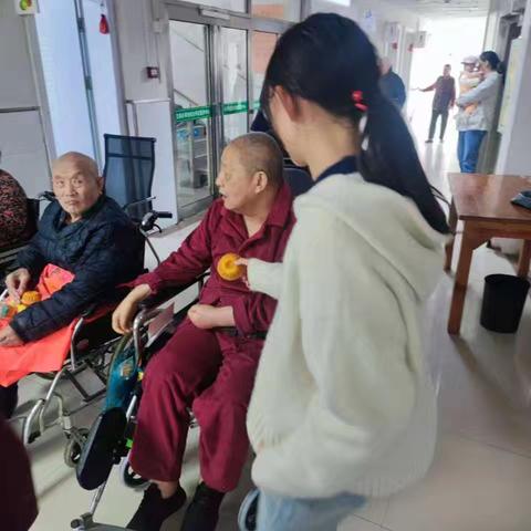 重阳敬老，情暖夕阳