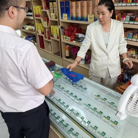 湖州银行嘉兴海宁胜利社区支行开展“迎亚运”零钱包发放活动