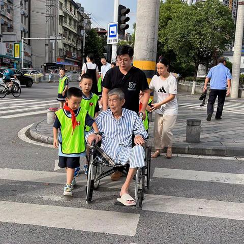 【民大附小207班刘振泽】快乐暑假，“收获”夏天，争做新时代小先生