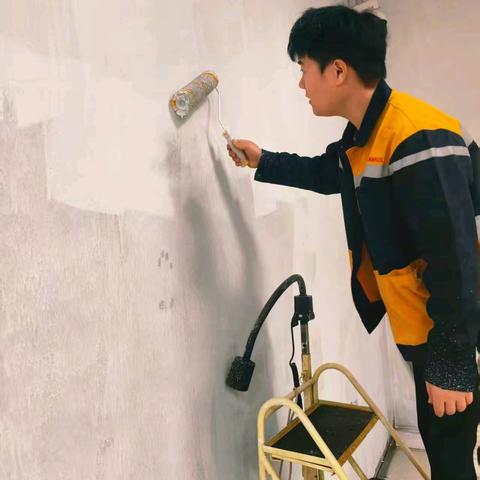 「焕新颜·守安全」信号机械室的“白色新衣”