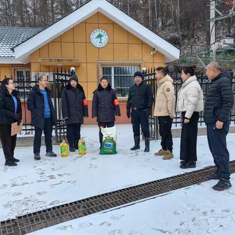 寒冬来袭送温暖 关心关爱抚人心