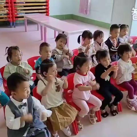 【育蕾幼教】 育蕾朵朵幼儿园2023年秋季学期小二班第十一周成长记录