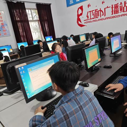 computer计算机    点亮美好未来——长水镇中心小学计算机社团活动纪实