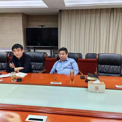 1月8号下午，区政协主席单翔、副区长王军华调度回迁安置后续工作推进情况