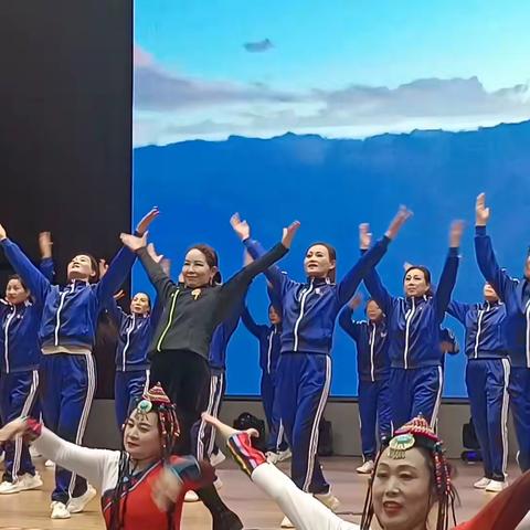 美友89691274 郑义的简篇