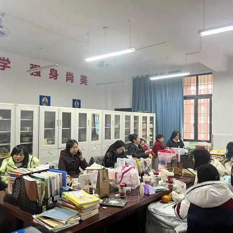 “语”时俱进深耕耘，“研”无止境绘新篇——记英语组第五次教研活动