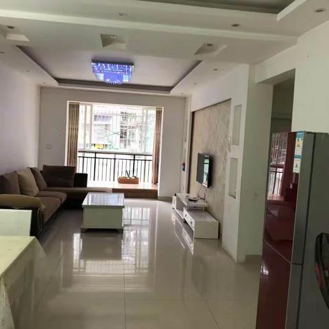 书香庭院电梯3楼，850/月