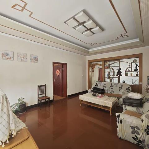 通达花园旁，电梯4楼，套三双卫出租，750/月（2台空调）