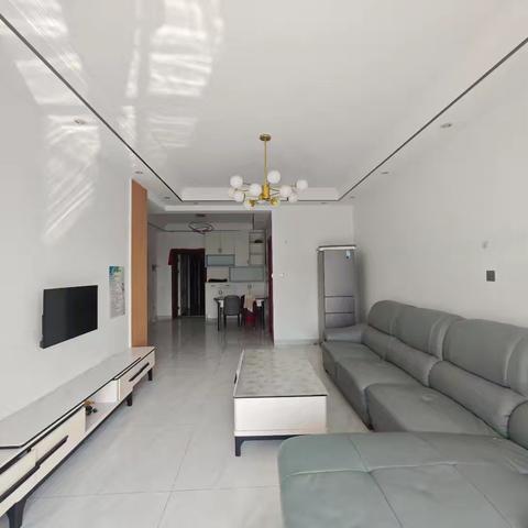 西庭御景套三双卫出租，1000/月两台空调