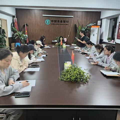 江南支行青年夜校聚焦运营风控 筑牢案防“生命工程”