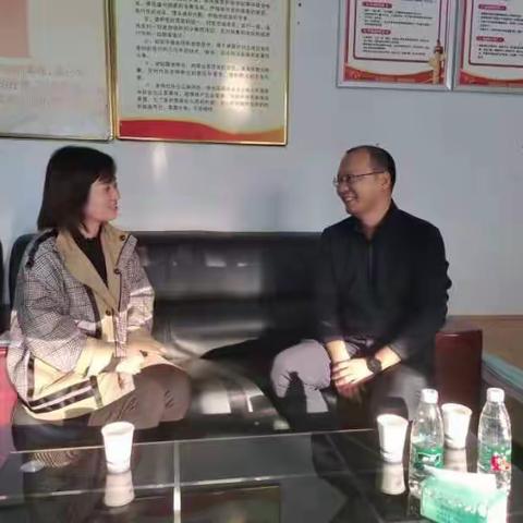 市卫健委党组成员、副主任关璐到襄城县麦岭镇大刘庄村慰问驻村第一书记并开展健康帮扶工作调研
