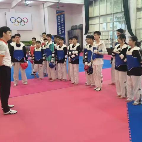 跆拳道队进行冬训身体素质测试