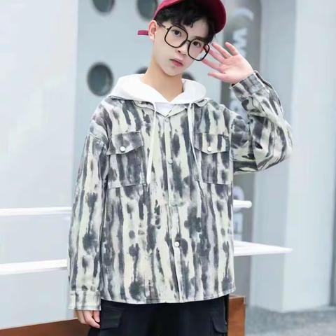 本地高端精品合作老厂家，爆款大童两件套，牛仔衬衣外套配真卫衣帽衫，一首4件，150一180的码，建议