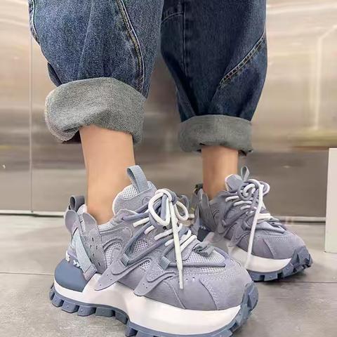 新款上柜啦 穿上一双靓丽的鞋子美美的出游