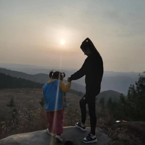 绥德县冯华艺宝宝幼儿园精准资助基层家访活动