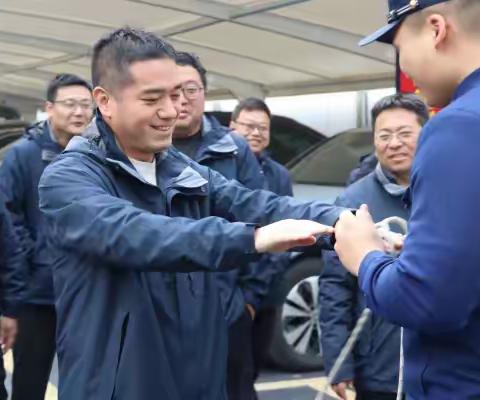 雁翔路政府专职消防救援站开展消防站开放日活动