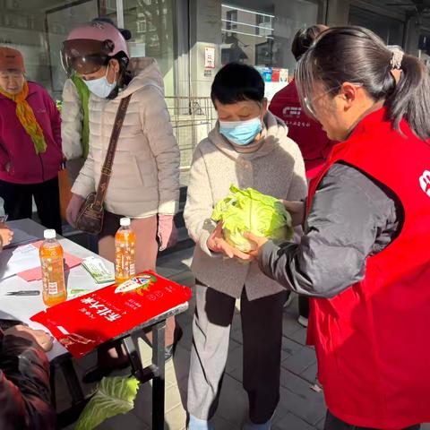 爱心传递 ，社工同行 ——天东街道社工站开展社工宣传周助老活动