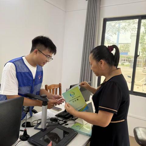 【诚信建设万里行】乐东黎族自治县莺歌海镇人民政府开展“诚信筑镇，信用赋能”“信用宣传进乡村”活动