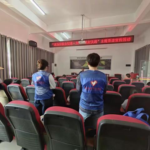 莺歌海镇开展“法治护航自贸港·同心共筑封关路”主题普法活动